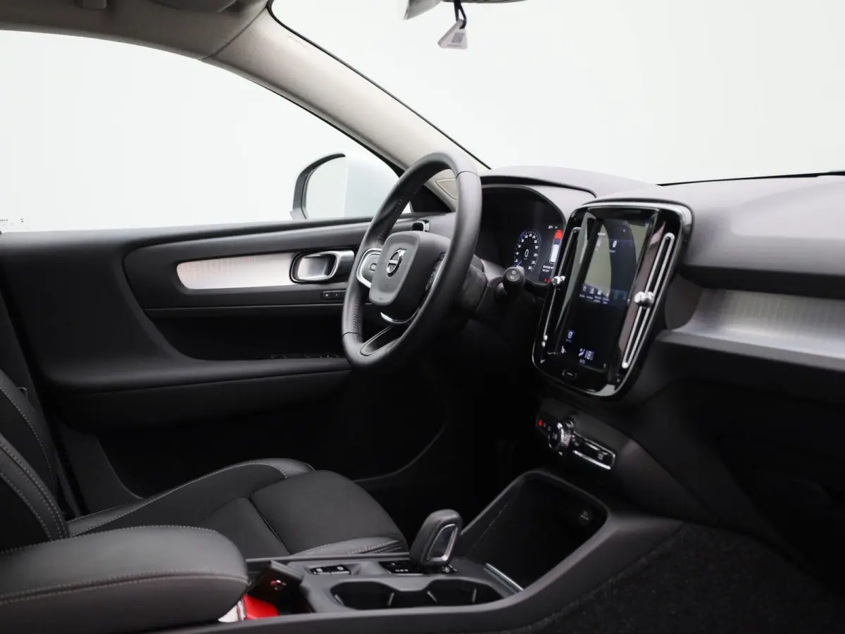 1.5 T5 Inscription Expression | Automaat | Apple Carplay / Android Auto | Virtual Cockpit | Memory Seats | Stoelverwarming | Elektrische Achterklep | Parkeersensoren| Navigatie | Climate Con