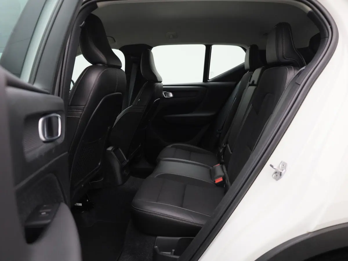1.5 T5 Inscription Expression | Automaat | Apple Carplay / Android Auto | Virtual Cockpit | Memory Seats | Stoelverwarming | Elektrische Achterklep | Parkeersensoren| Navigatie | Climate Con