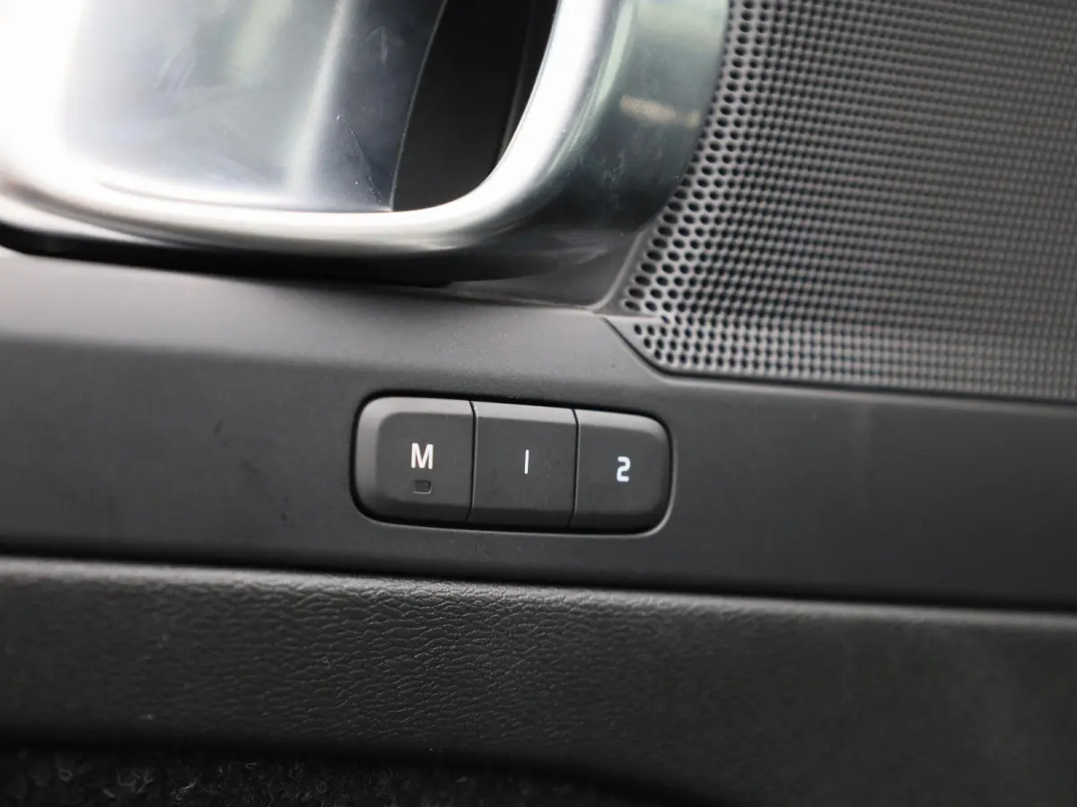 1.5 T5 Inscription Expression | Automaat | Apple Carplay / Android Auto | Virtual Cockpit | Memory Seats | Stoelverwarming | Elektrische Achterklep | Parkeersensoren| Navigatie | Climate Con