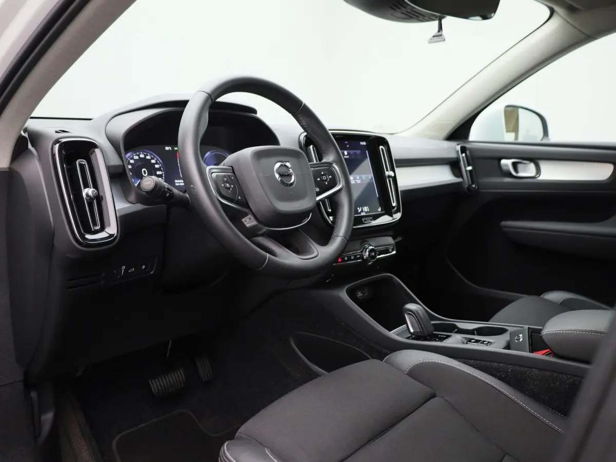 1.5 T5 Inscription Expression | Automaat | Apple Carplay / Android Auto | Virtual Cockpit | Memory Seats | Stoelverwarming | Elektrische Achterklep | Parkeersensoren| Navigatie | Climate Con