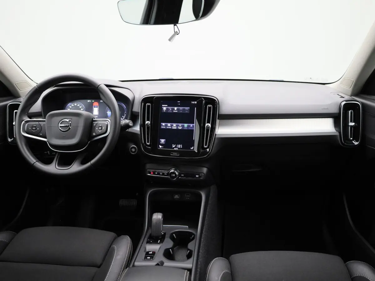 1.5 T5 Inscription Expression | Automaat | Apple Carplay / Android Auto | Virtual Cockpit | Memory Seats | Stoelverwarming | Elektrische Achterklep | Parkeersensoren| Navigatie | Climate Con