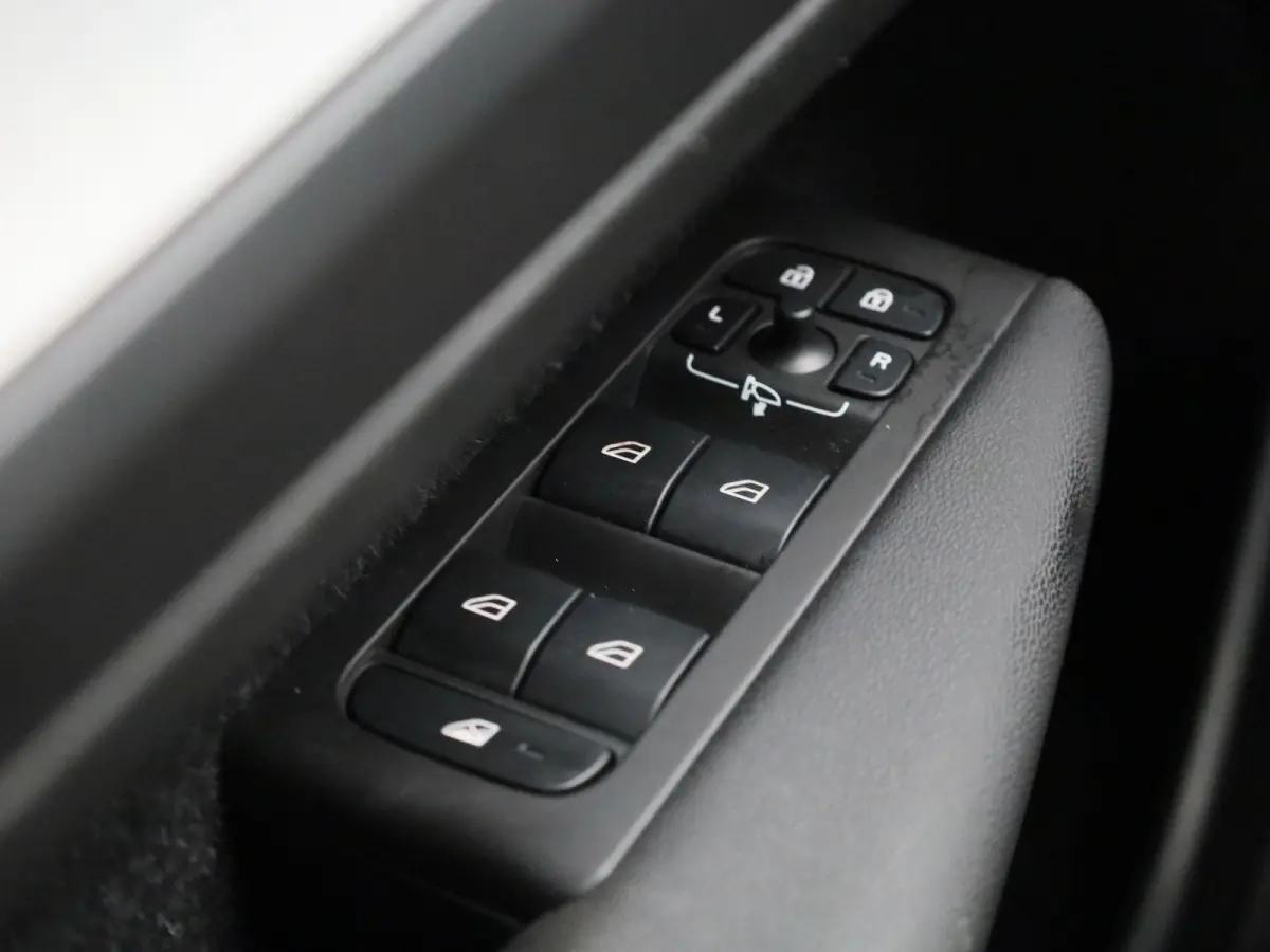 1.5 T5 Inscription Expression | Automaat | Apple Carplay / Android Auto | Virtual Cockpit | Memory Seats | Stoelverwarming | Elektrische Achterklep | Parkeersensoren| Navigatie | Climate Con