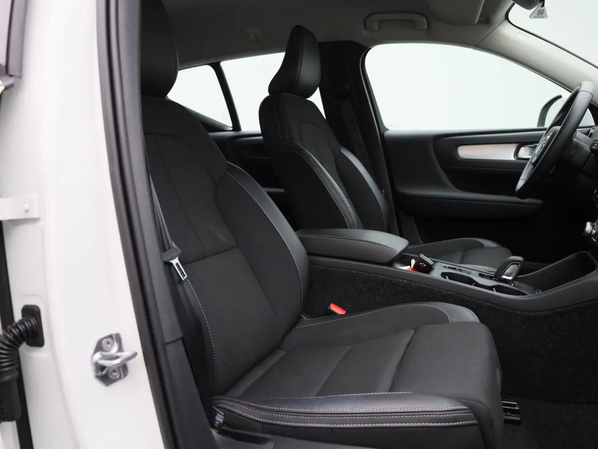1.5 T5 Inscription Expression | Automaat | Apple Carplay / Android Auto | Virtual Cockpit | Memory Seats | Stoelverwarming | Elektrische Achterklep | Parkeersensoren| Navigatie | Climate Con