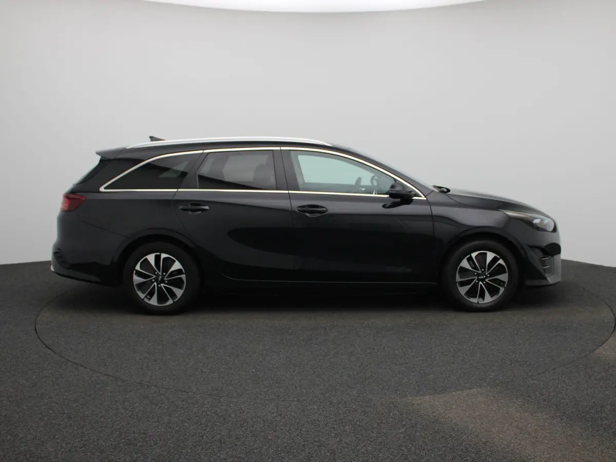1.6 GDI PHEV DynamicLine | Automaat | Apple Carplay / Android Auto | Camera | Climate Control | Cruise Control | Lichtmetalen Velgen |