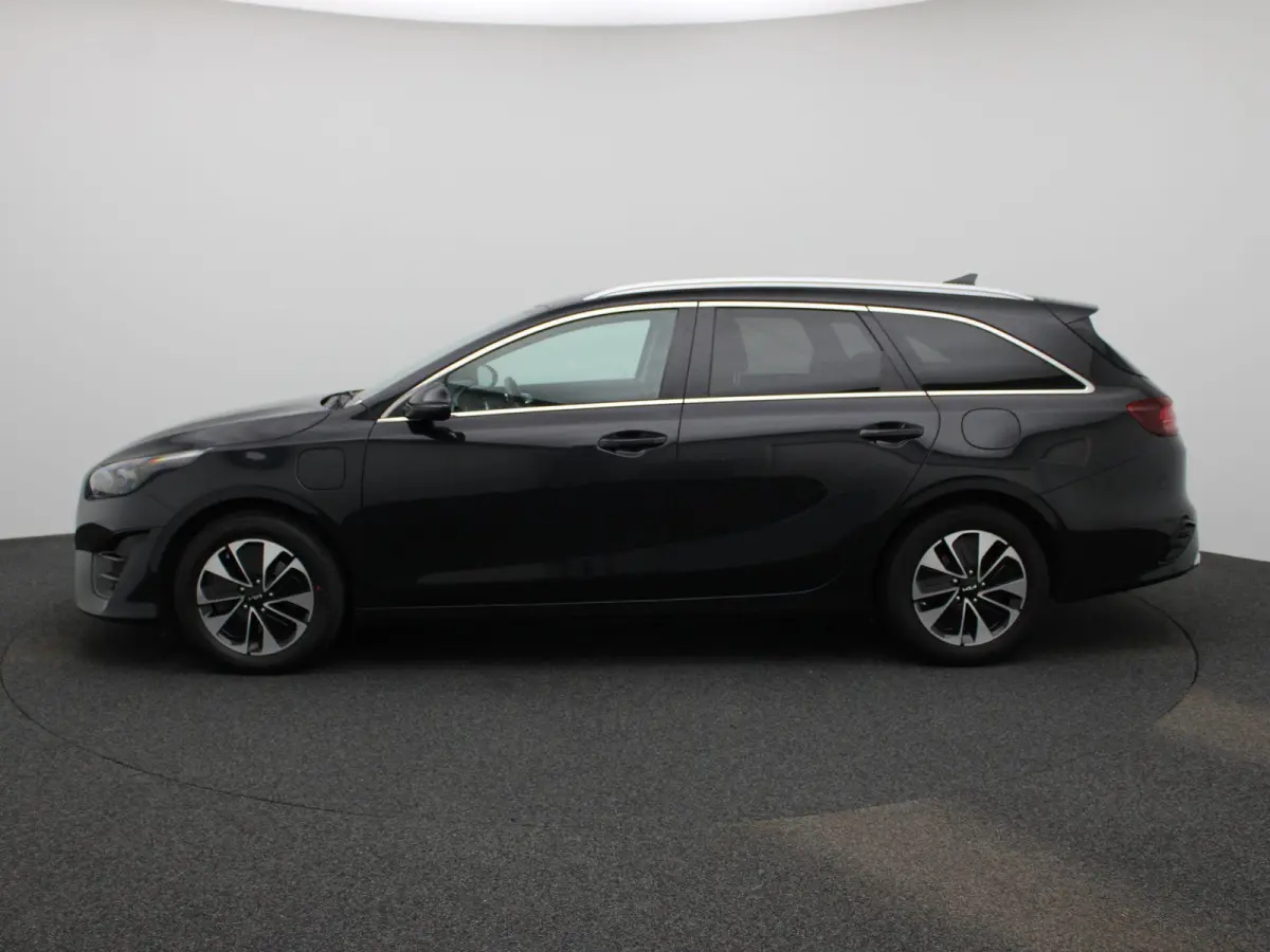 1.6 GDI PHEV DynamicLine | Automaat | Apple Carplay / Android Auto | Camera | Climate Control | Cruise Control | Lichtmetalen Velgen |