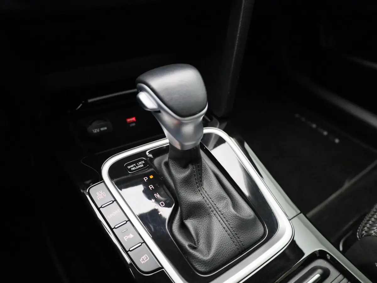 1.6 GDI PHEV DynamicLine | Automaat | Apple Carplay / Android Auto | Camera | Climate Control | Cruise Control | Lichtmetalen Velgen |