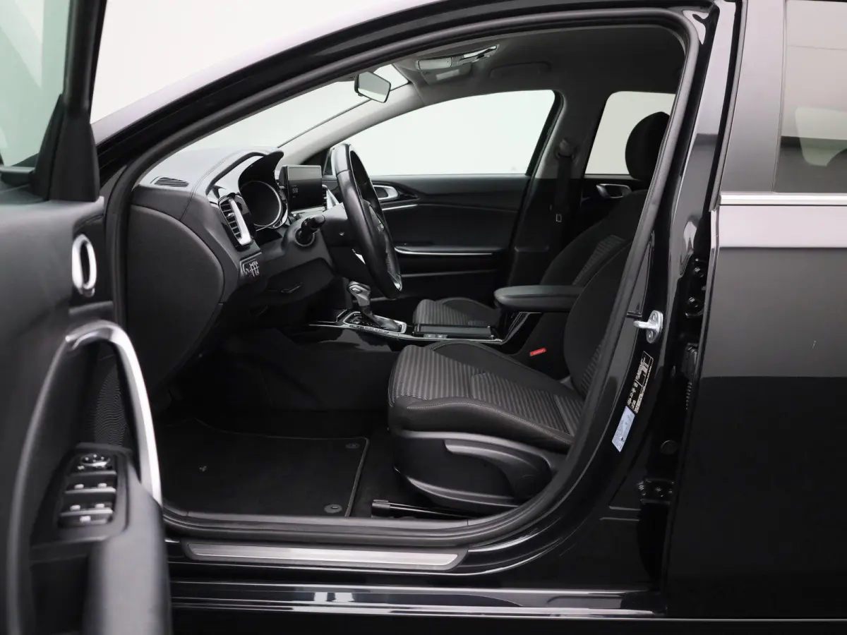 1.6 GDI PHEV DynamicLine | Automaat | Apple Carplay / Android Auto | Camera | Climate Control | Cruise Control | Lichtmetalen Velgen |