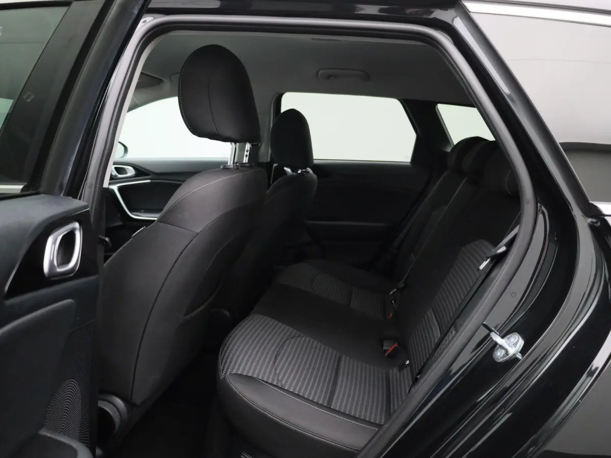 1.6 GDI PHEV DynamicLine | Automaat | Apple Carplay / Android Auto | Camera | Climate Control | Cruise Control | Lichtmetalen Velgen |