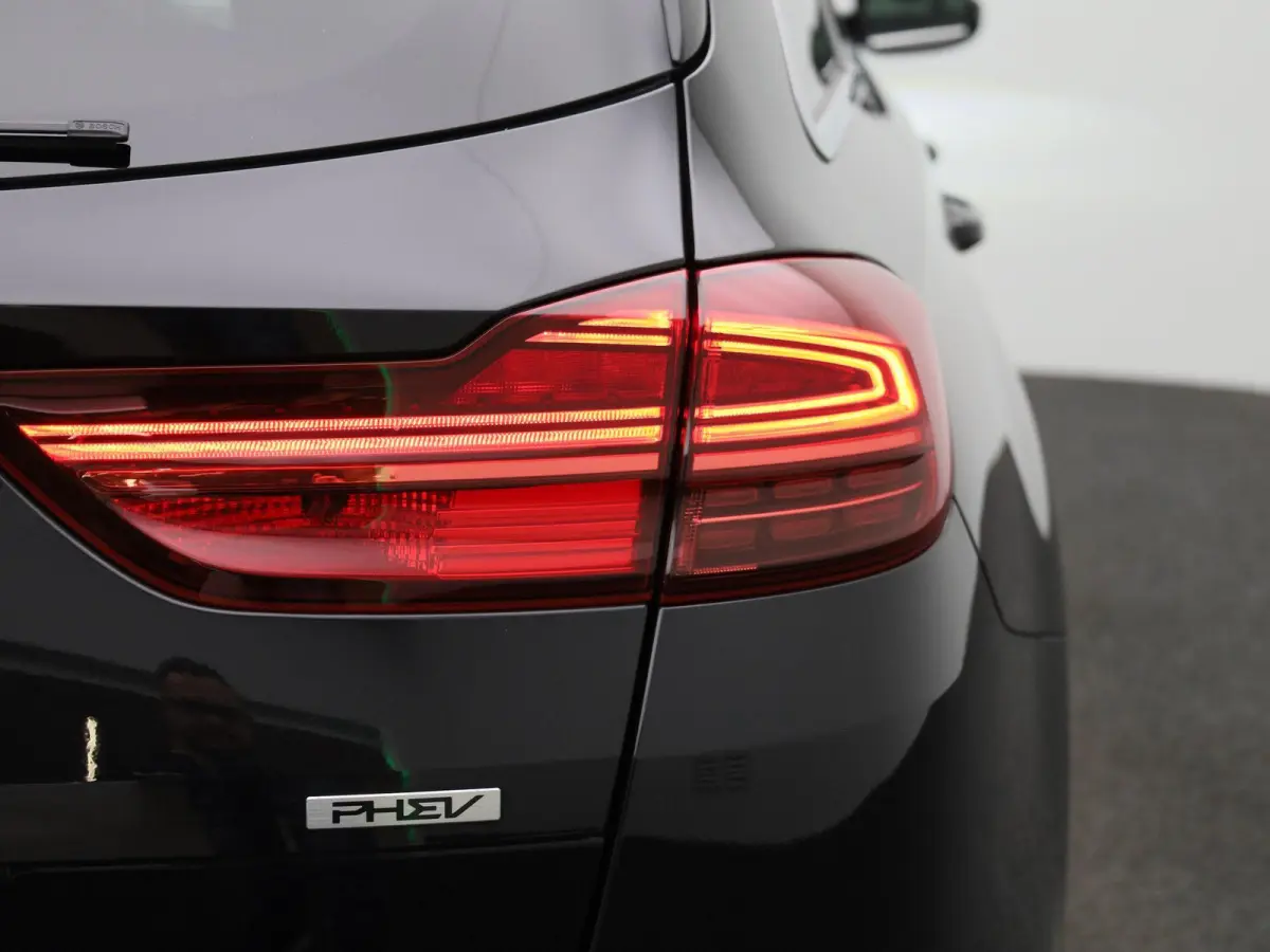 1.6 GDI PHEV DynamicLine | Automaat | Apple Carplay / Android Auto | Camera | Climate Control | Cruise Control | Lichtmetalen Velgen |
