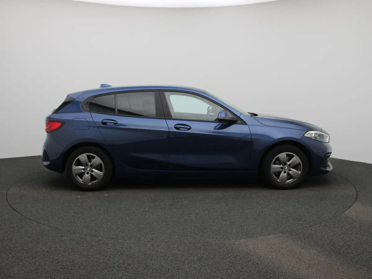 118i Business Edition | Automaat | Apple Carplay / Android Auto | Navigatie | Virtual Cockpit | Achteruitrijcamera | Climate Control | Cruise Control | Lichtmetalen Velgen |