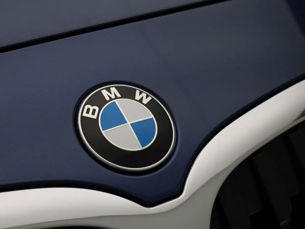 118i Business Edition | Automaat | Apple Carplay / Android Auto | Navigatie | Virtual Cockpit | Achteruitrijcamera | Climate Control | Cruise Control | Lichtmetalen Velgen |