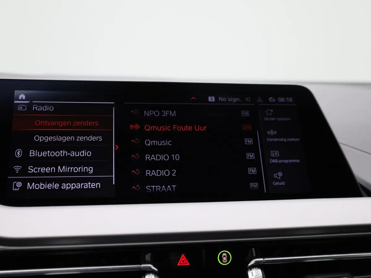 118i Business Edition | Automaat | Apple Carplay / Android Auto | Navigatie | Virtual Cockpit | Achteruitrijcamera | Climate Control | Cruise Control | Lichtmetalen Velgen |