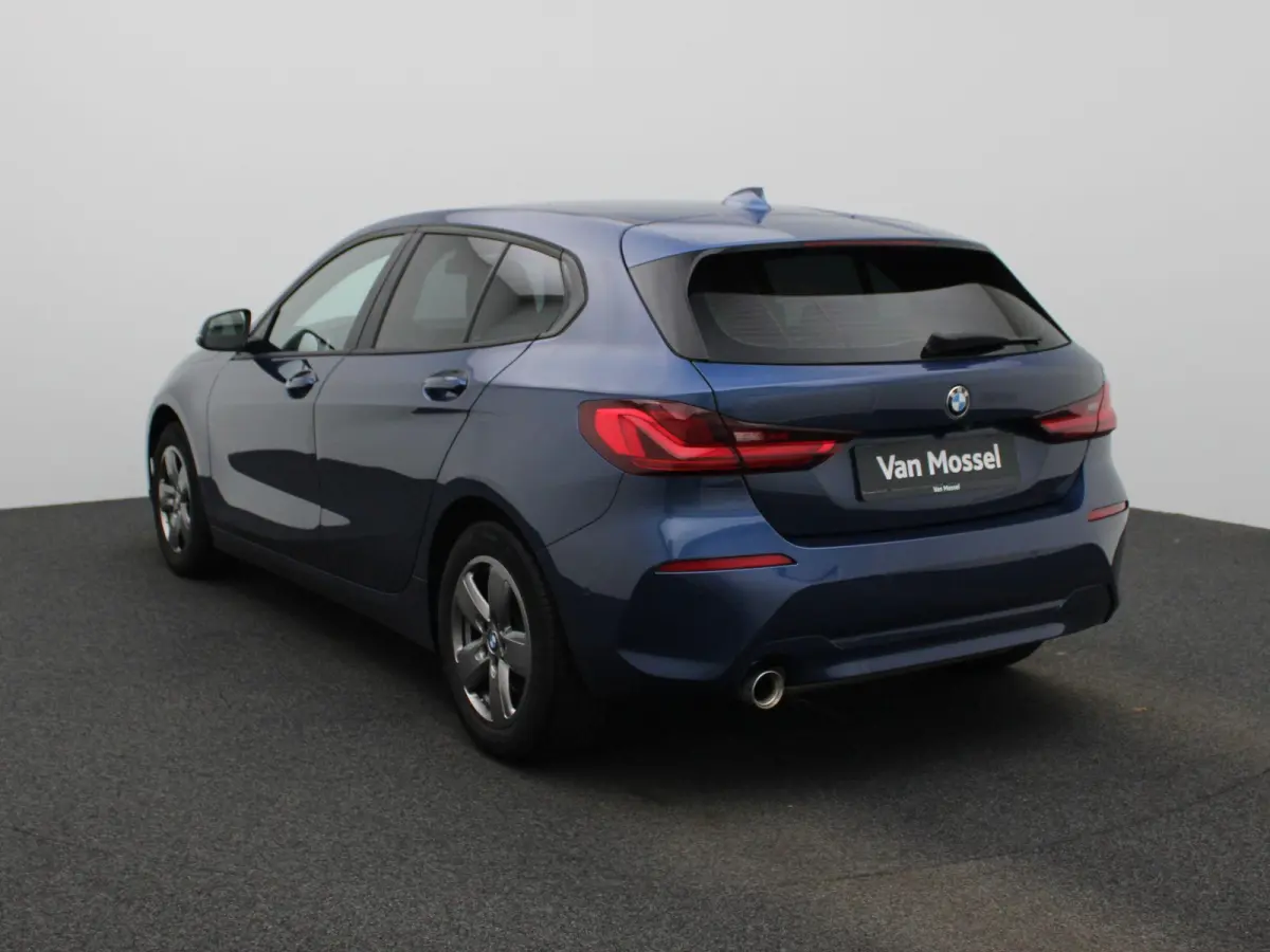 118i Business Edition | Automaat | Apple Carplay / Android Auto | Navigatie | Virtual Cockpit | Achteruitrijcamera | Climate Control | Cruise Control | Lichtmetalen Velgen |