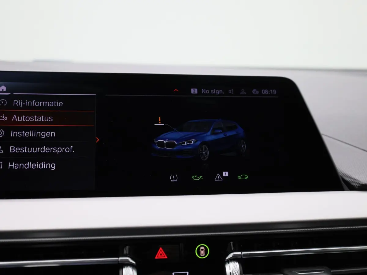 118i Business Edition | Automaat | Apple Carplay / Android Auto | Navigatie | Virtual Cockpit | Achteruitrijcamera | Climate Control | Cruise Control | Lichtmetalen Velgen |