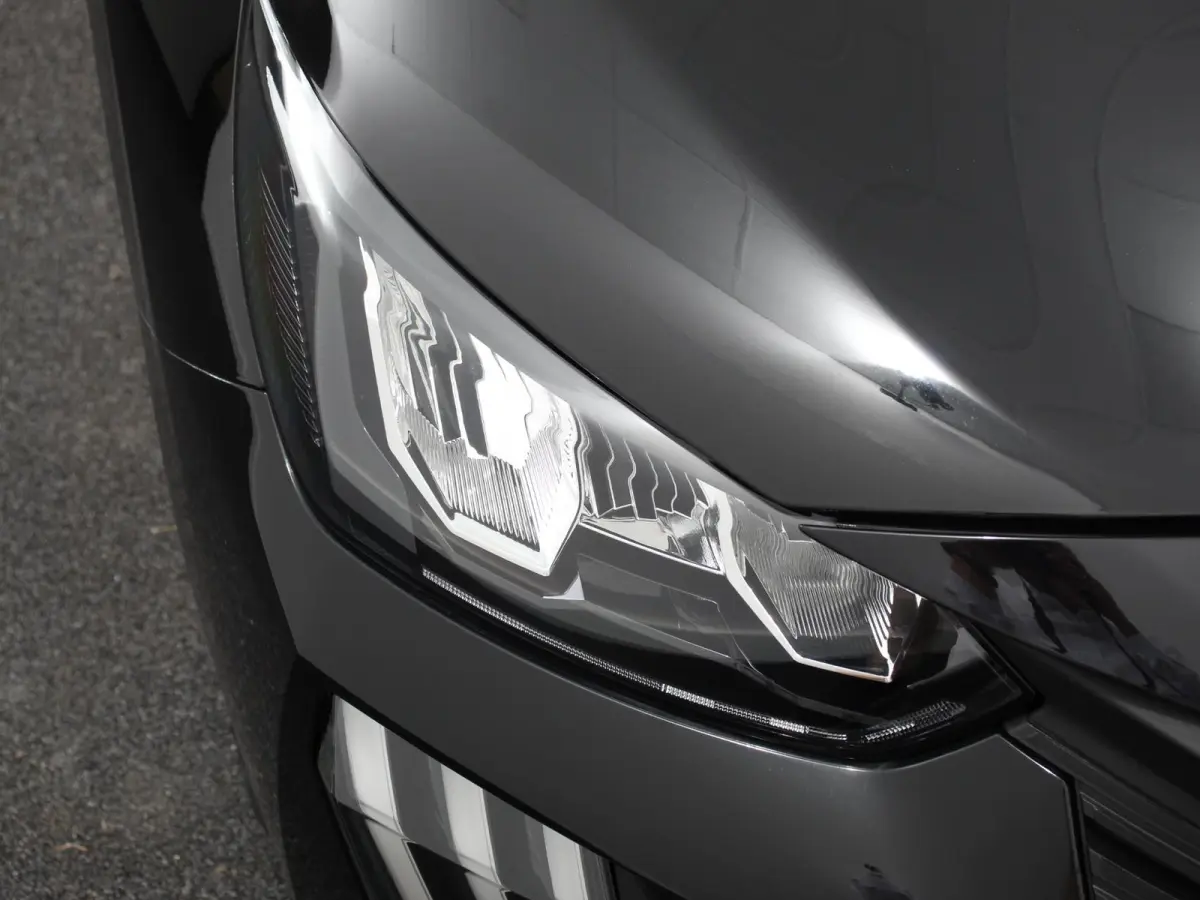 EV Allure Pack 50 kWh Warmtepomp Navigatie Apple Carplay Android Auto Parkeerhulp Cruise Control Full Led Climate Control Lichtmetalen velgen