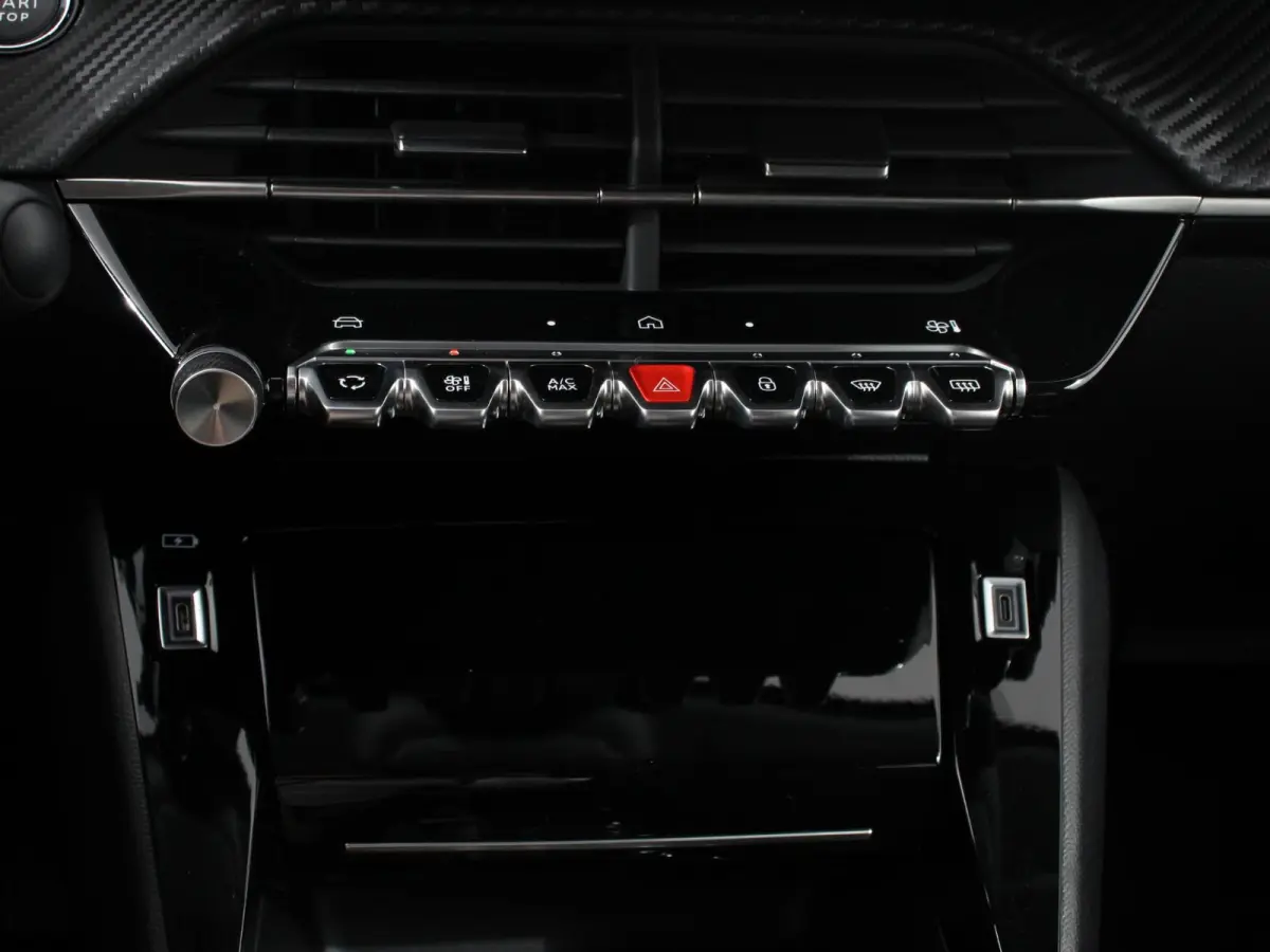 EV Allure Pack 50 kWh Warmtepomp Navigatie Apple Carplay Android Auto Parkeerhulp Cruise Control Full Led Climate Control Lichtmetalen velgen