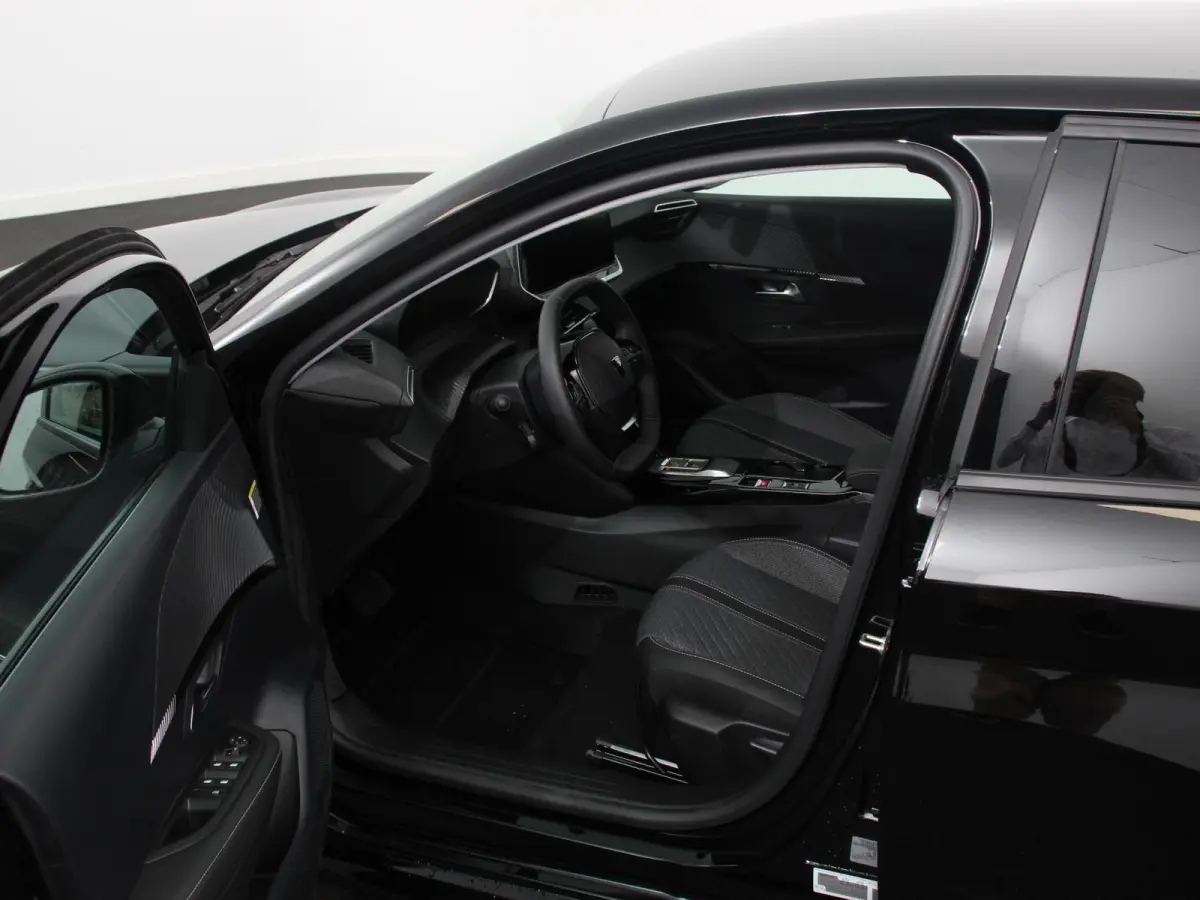EV Allure Pack 50 kWh Warmtepomp Navigatie Apple Carplay Android Auto Parkeerhulp Cruise Control Full Led Climate Control Lichtmetalen velgen