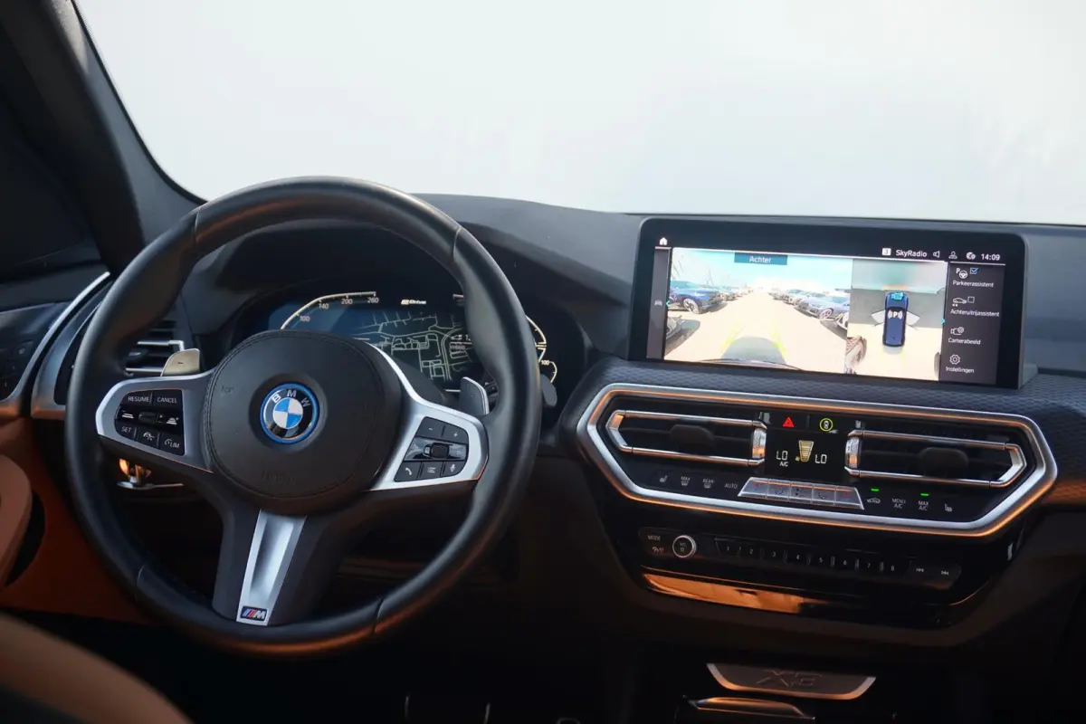 xDrive30e | SoH 95% | M Sportpakket | Head-Up Display | Elektrisch verstelbare stoelen | Active Cruise Control