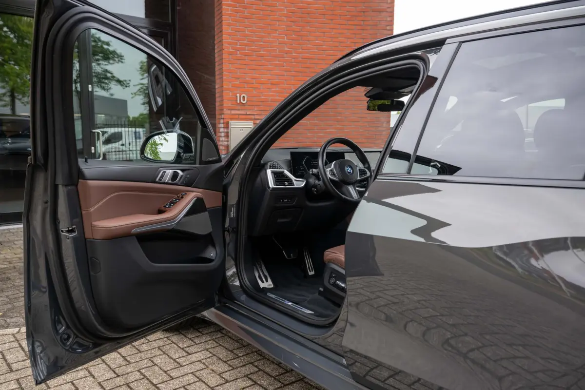 xDrive50e M-Sport Pro Pano Carbon H/K 22''
