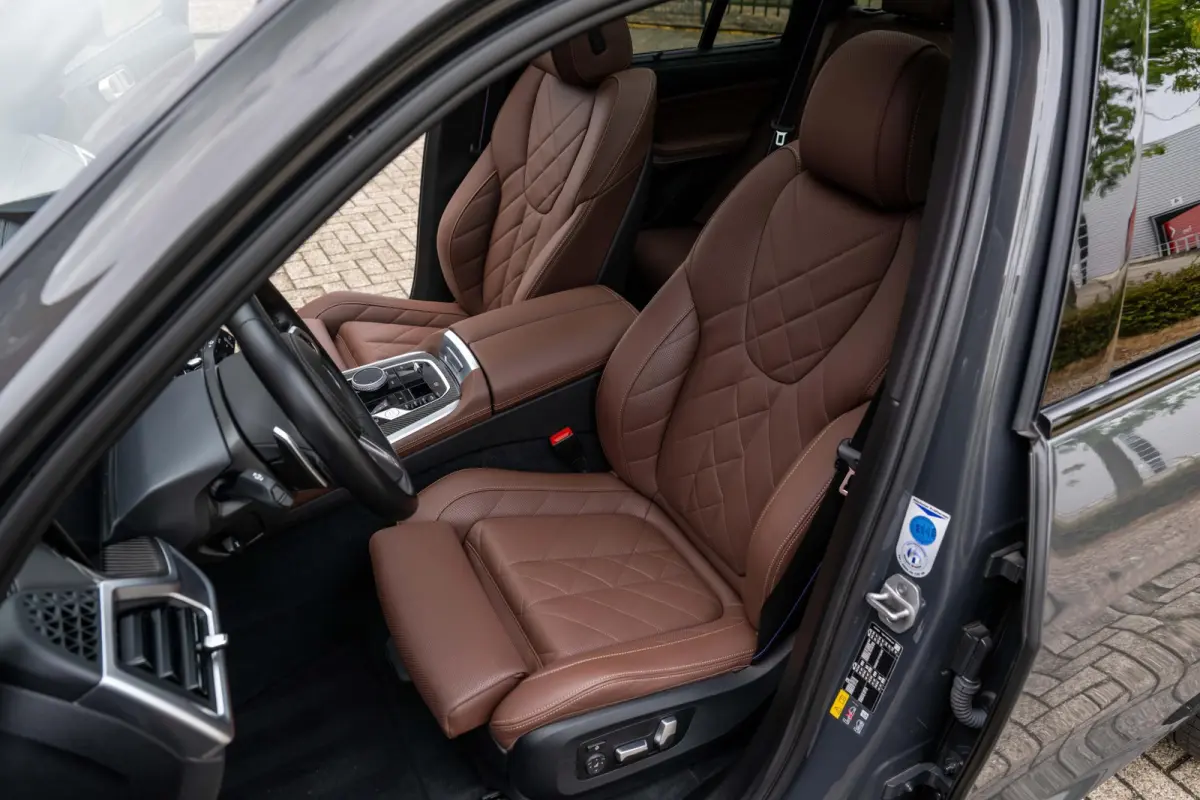 xDrive50e M-Sport Pro Pano Carbon H/K 22''