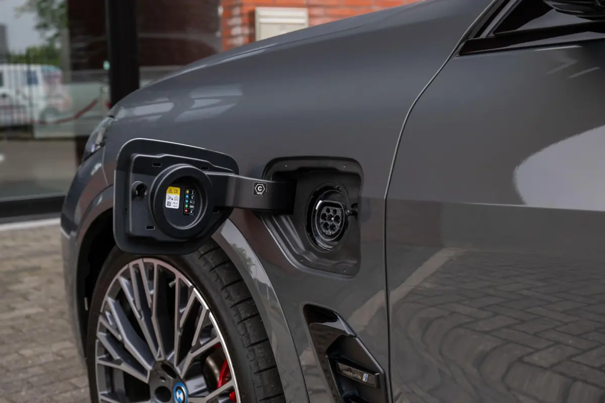 xDrive50e M-Sport Pro Pano Carbon H/K 22''