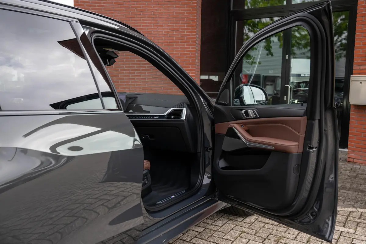 xDrive50e M-Sport Pro Pano Carbon H/K 22''