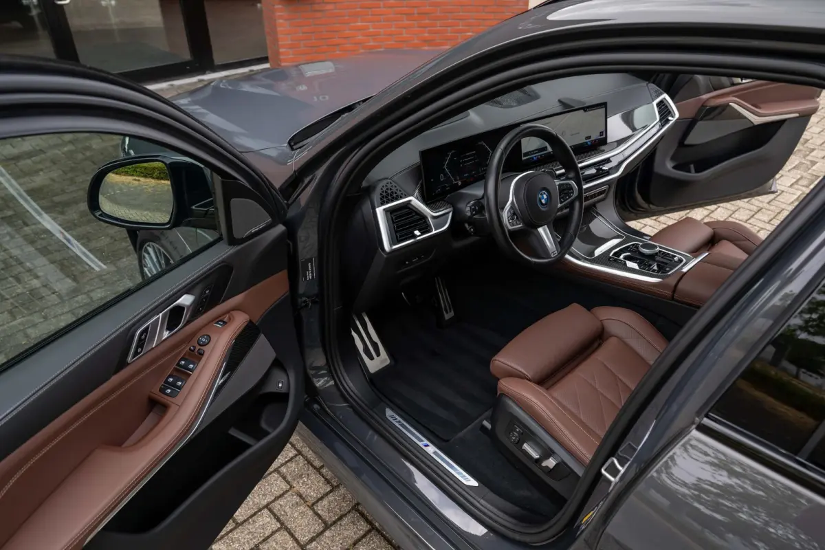 xDrive50e M-Sport Pro Pano Carbon H/K 22''
