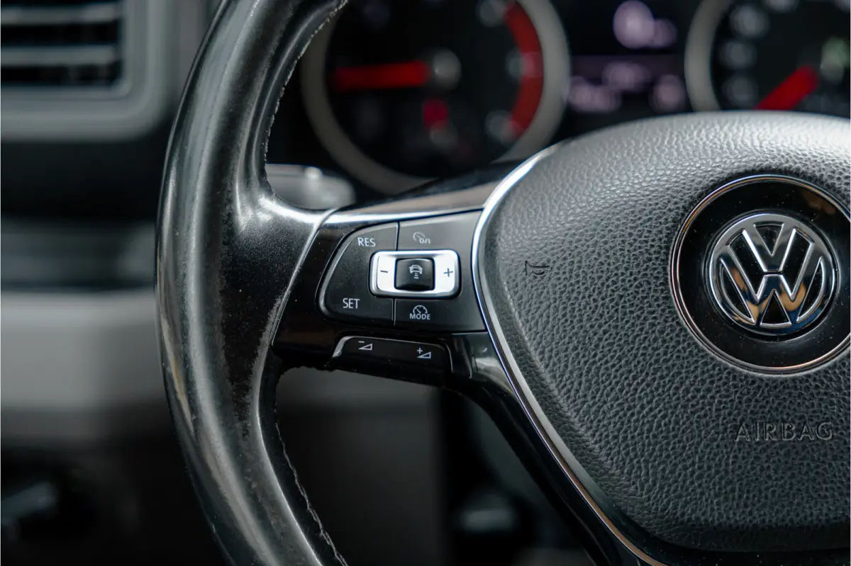 2.0 TDI 177 PK DSG L3H3 Highline | ACC | CarPlay | Navigatie | Stoelverwarming | Trekhaak | Dodehoekassistentie | Massage | DAB | Bearlock | MF Stuur | Nieuwe APK | Orig. NL auto | NAP Logis