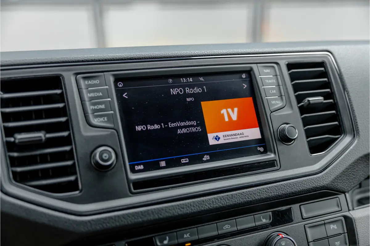2.0 TDI 177 PK DSG L3H3 Highline | ACC | CarPlay | Navigatie | Stoelverwarming | Trekhaak | Dodehoekassistentie | Massage | DAB | Bearlock | MF Stuur | Nieuwe APK | Orig. NL auto | NAP Logis