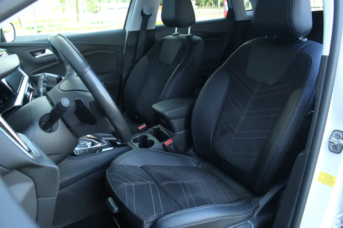 1.6 Turbo Plug-In Hybrid Ultimate | Trekh. | Elek. Achterklep | Adaptive Cruise | Stoel & Stuur Verw. | Camera | Dodehoek | Alcantara | | Trekh. | Elek. Achterklep | Adaptive Cruise | Stoel 
