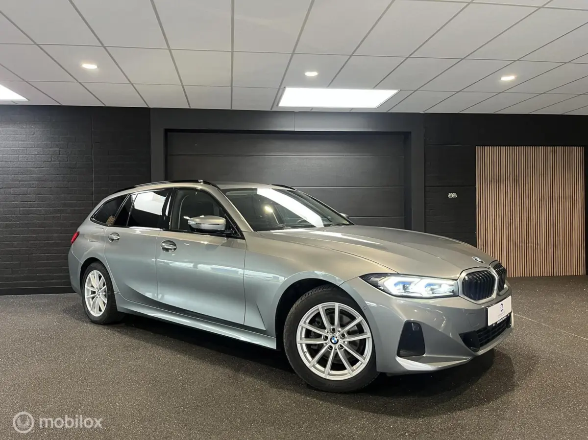 318i|HUD|360|LASER|STOELVERWARMING|ZEER MOOI|