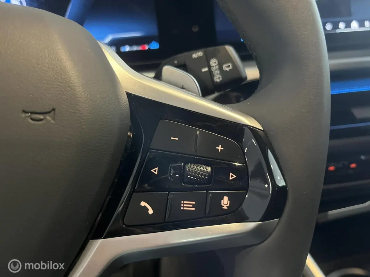 318i|HUD|360|LASER|STOELVERWARMING|ZEER MOOI|