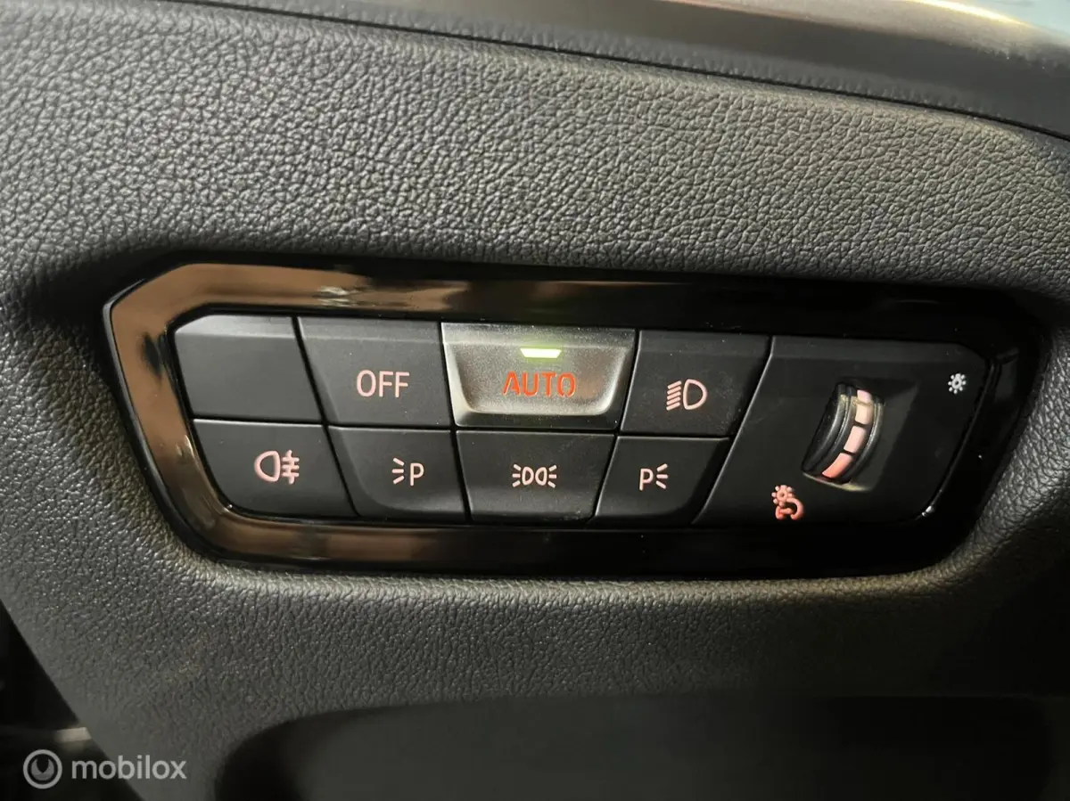 318i|HUD|360|LASER|STOELVERWARMING|ZEER MOOI|
