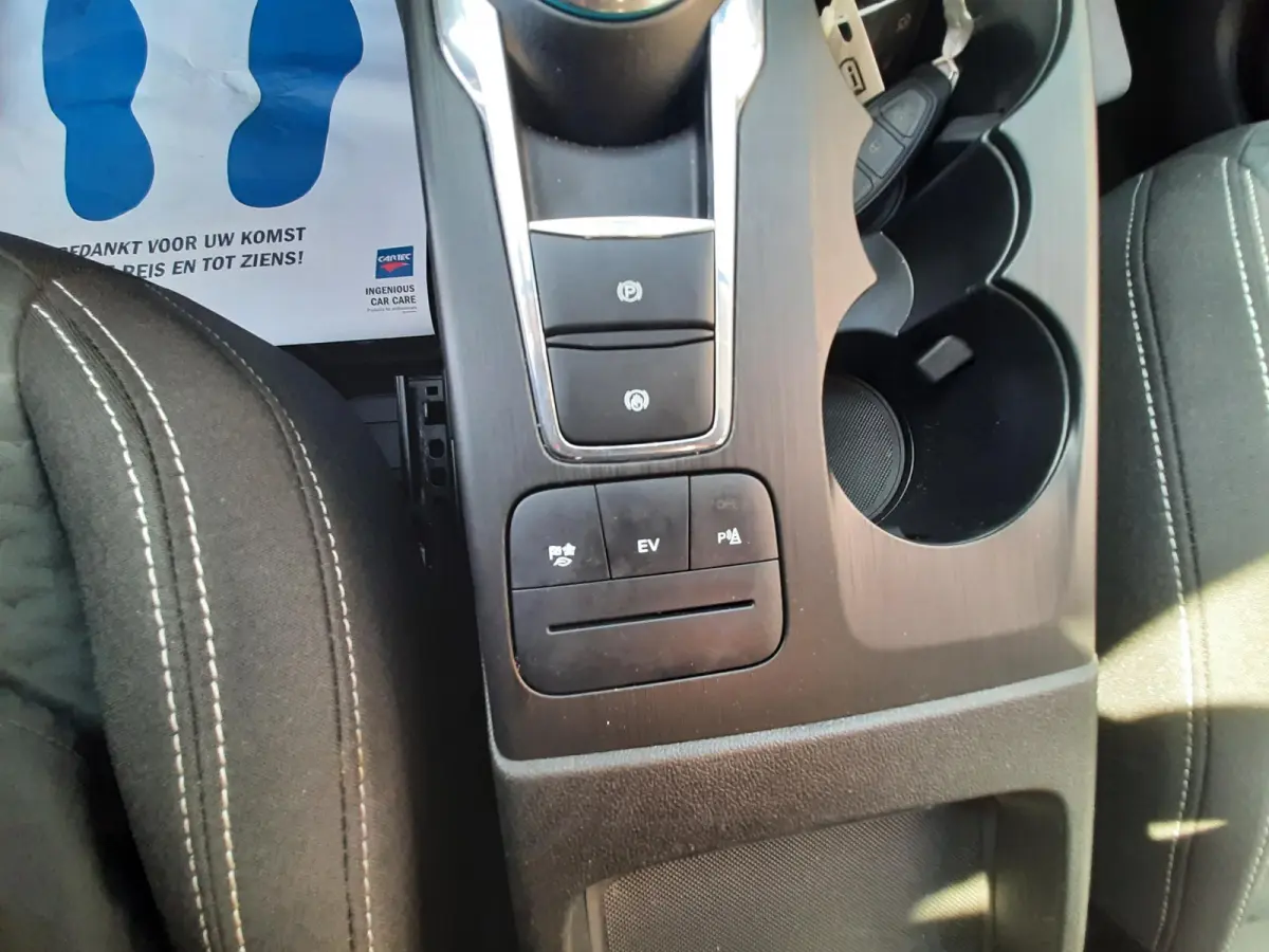 2.5 PHEV Titanium trekhaak SOH 100%