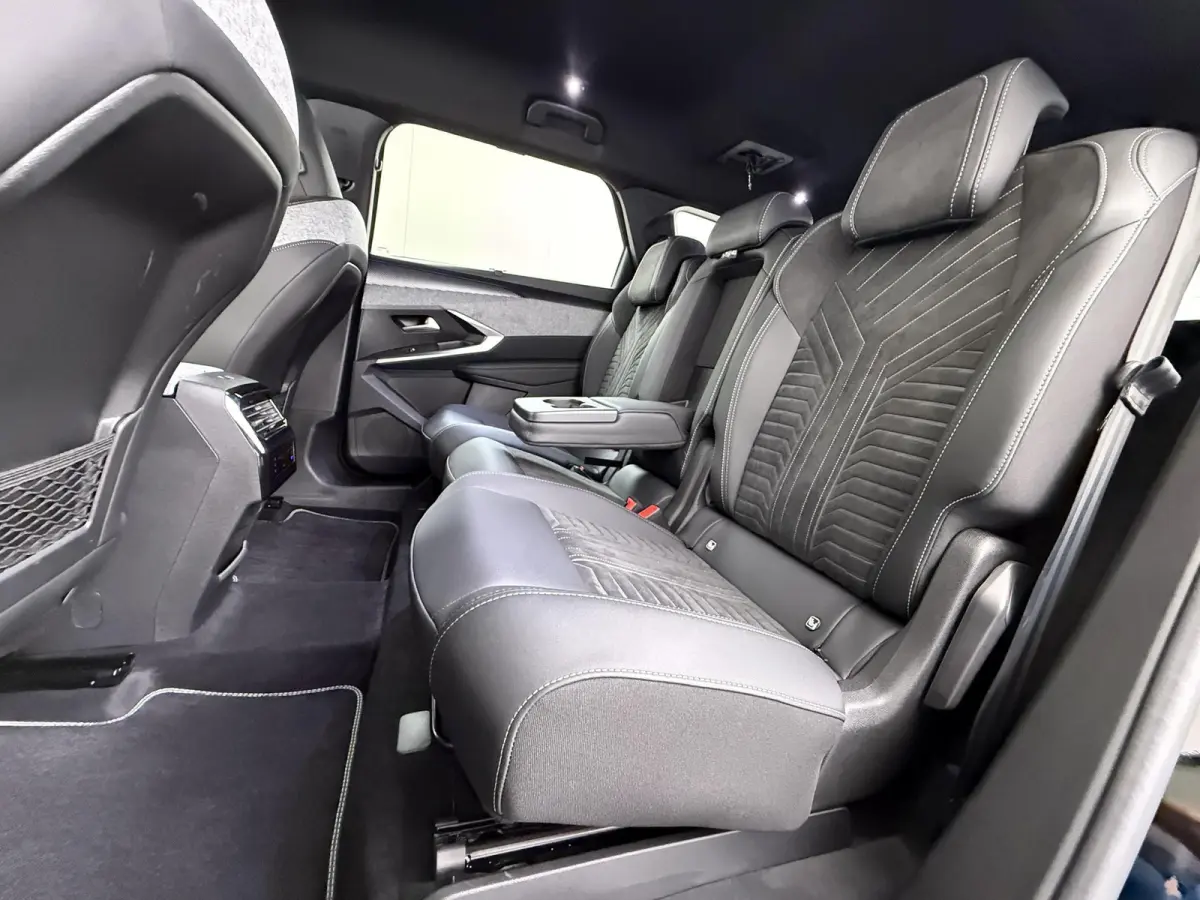 1.2 Hybrid 145 GT 7p VAN:38.900,- VOOR:36.877,- UW HERFSTVOORDEEL:2.023,- ADAPTIVE CRUISE | 360° CAMERA | STOEL- & STUURVERWARMING | MEMORY SEAT MET MASSAGE | DODEHOEKDETECTIE | DRIVE ASSIS