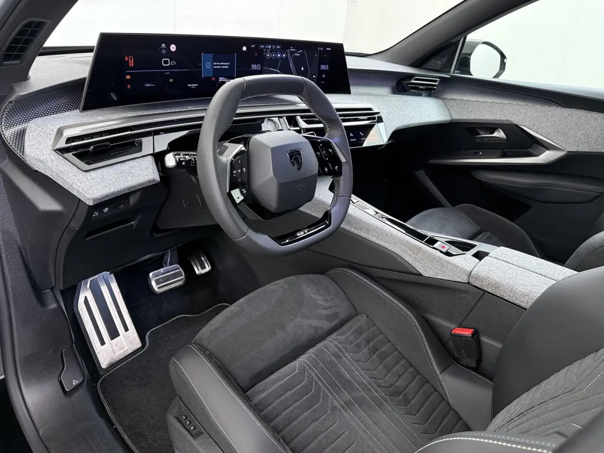 1.2 Hybrid 145 GT 7p VAN:38.900,- VOOR:36.877,- UW HERFSTVOORDEEL:2.023,- ADAPTIVE CRUISE | 360° CAMERA | STOEL- & STUURVERWARMING | MEMORY SEAT MET MASSAGE | DODEHOEKDETECTIE | DRIVE ASSIS