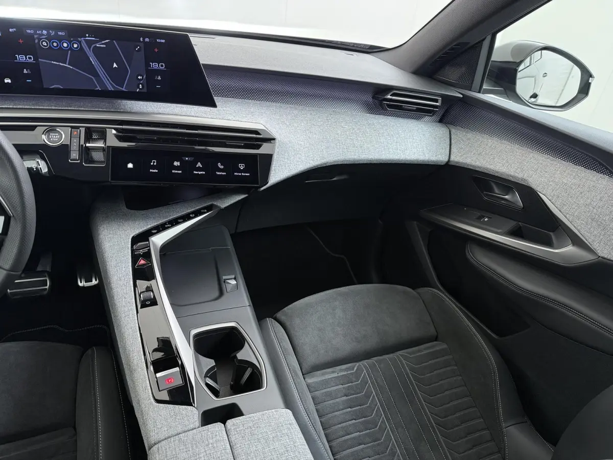 1.2 Hybrid 145 GT 7p VAN:38.900,- VOOR:36.877,- UW HERFSTVOORDEEL:2.023,- ADAPTIVE CRUISE | 360° CAMERA | STOEL- & STUURVERWARMING | MEMORY SEAT MET MASSAGE | DODEHOEKDETECTIE | DRIVE ASSIS