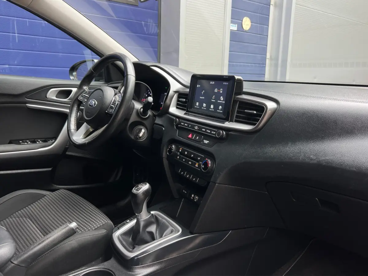 1.4 l Cruise l Navi l Stuurverwarming l