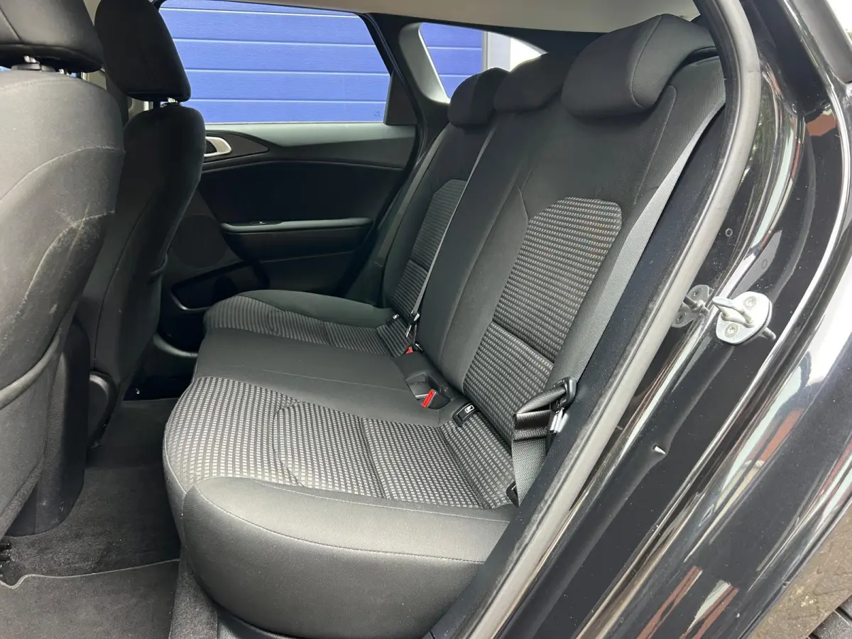 1.4 l Cruise l Navi l Stuurverwarming l