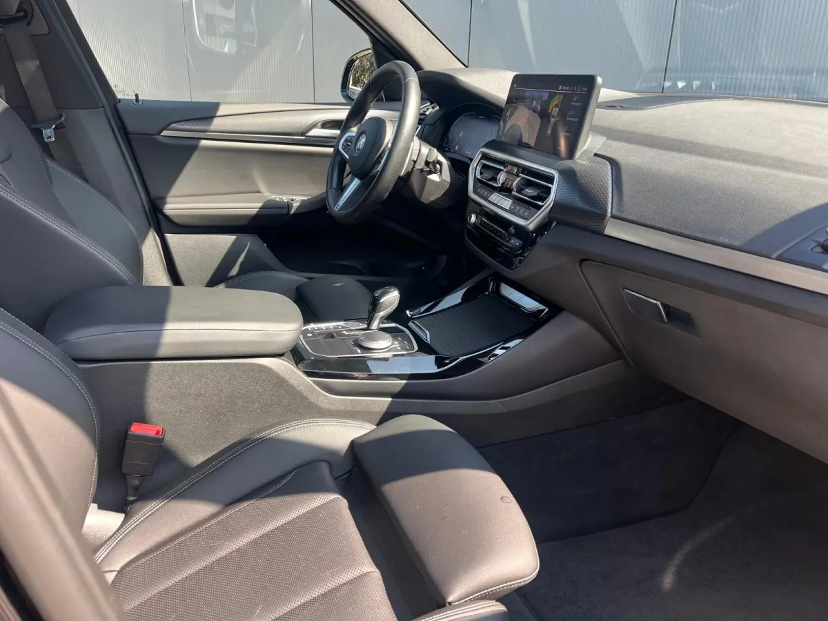 XDrive30e M-Sport | Alarm | Camera | Comfort Access | Lederen Bekleding | Memory | Panoramadak | Stoelverwarming |