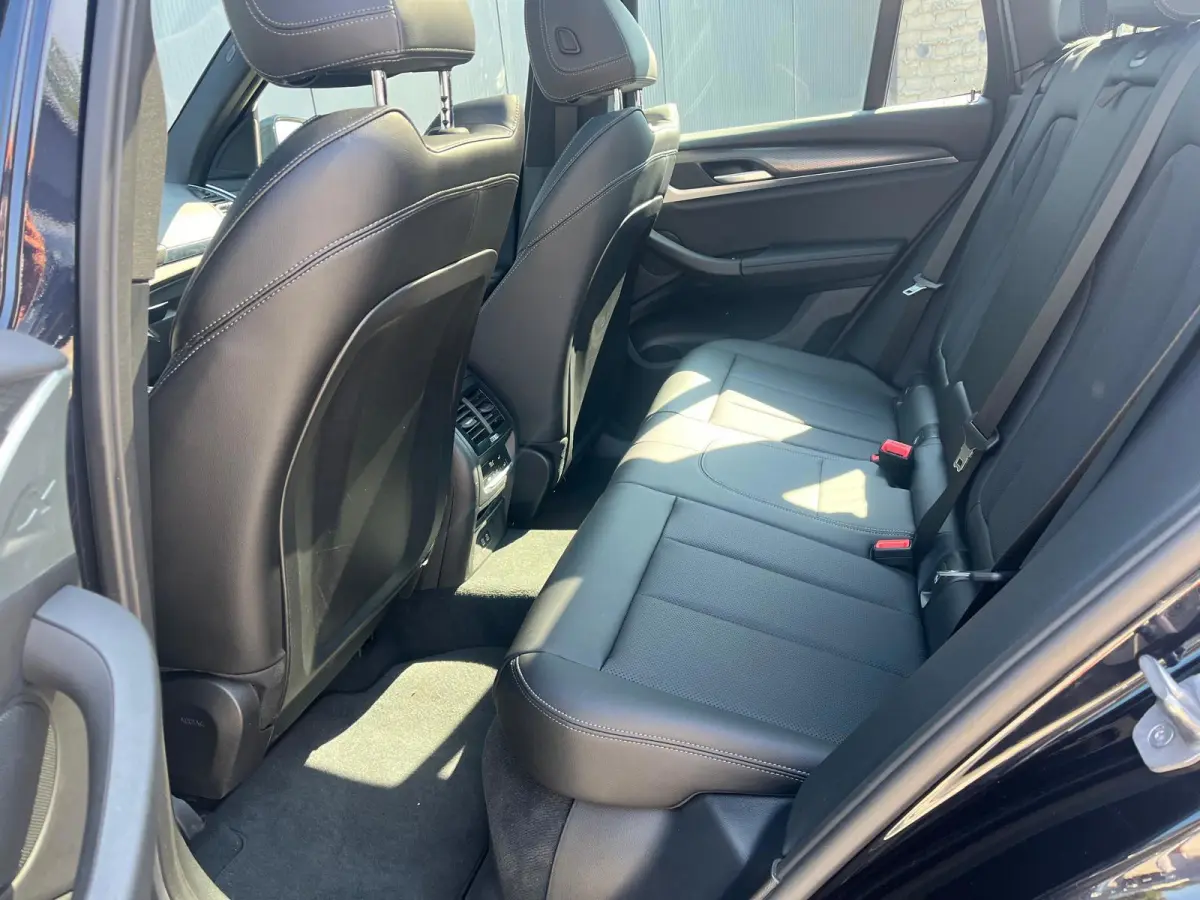 XDrive30e M-Sport | Alarm | Camera | Comfort Access | Lederen Bekleding | Memory | Panoramadak | Stoelverwarming |