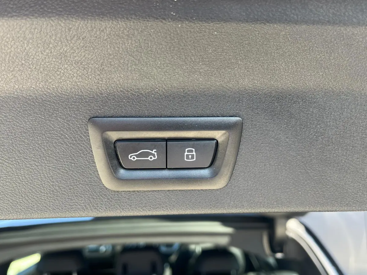 XDrive30e M-Sport | Alarm | Camera | Comfort Access | Lederen Bekleding | Memory | Panoramadak | Stoelverwarming |