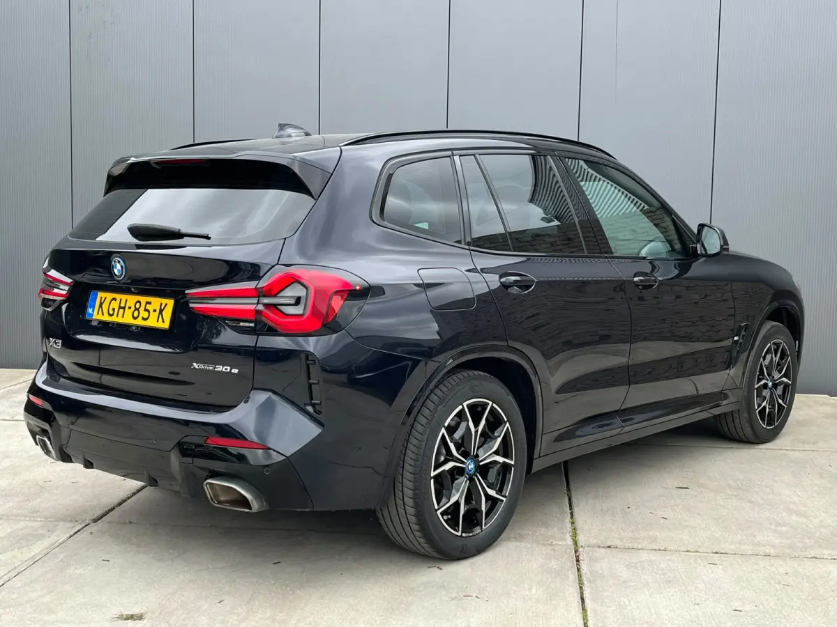XDrive30e M-Sport | Alarm | Camera | Comfort Access | Lederen Bekleding | Memory | Panoramadak | Stoelverwarming |