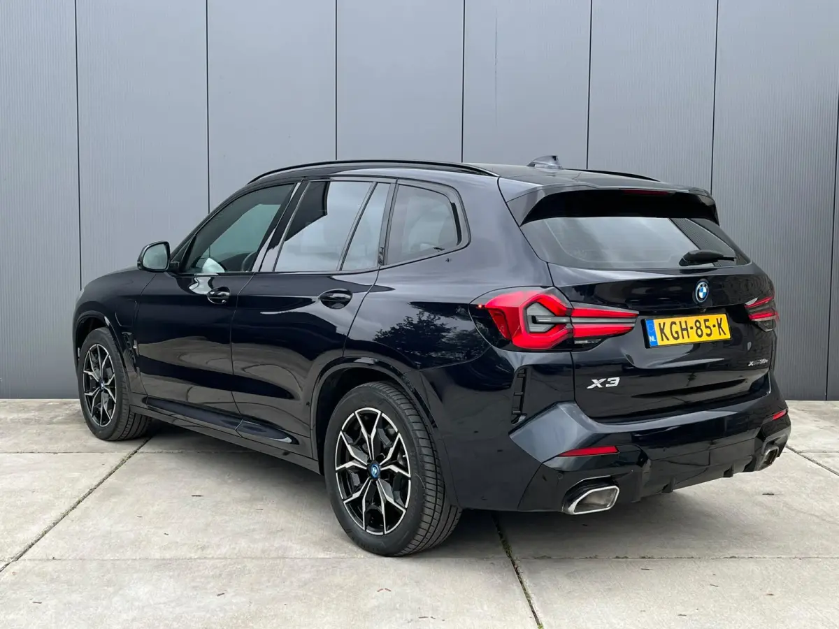 XDrive30e M-Sport | Alarm | Camera | Comfort Access | Lederen Bekleding | Memory | Panoramadak | Stoelverwarming |