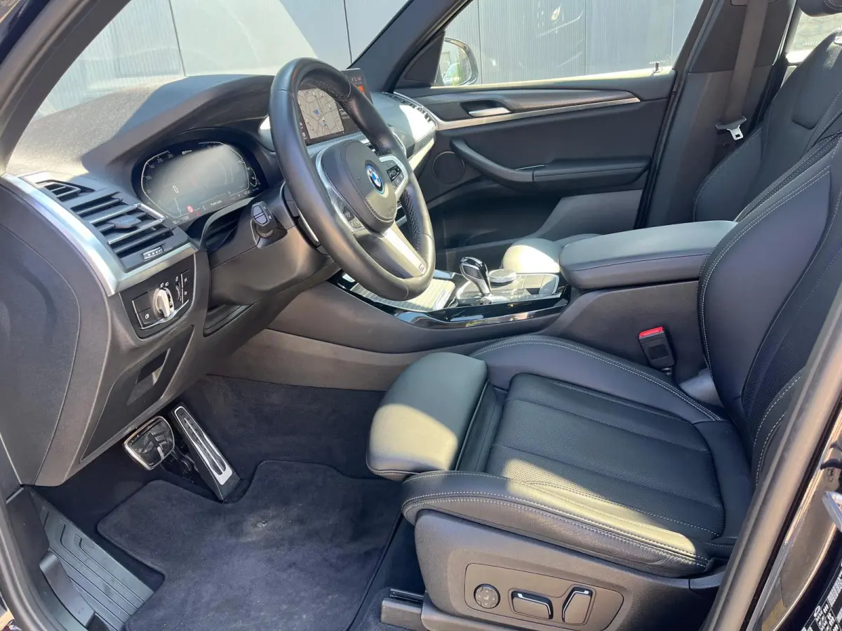 XDrive30e M-Sport | Alarm | Camera | Comfort Access | Lederen Bekleding | Memory | Panoramadak | Stoelverwarming |