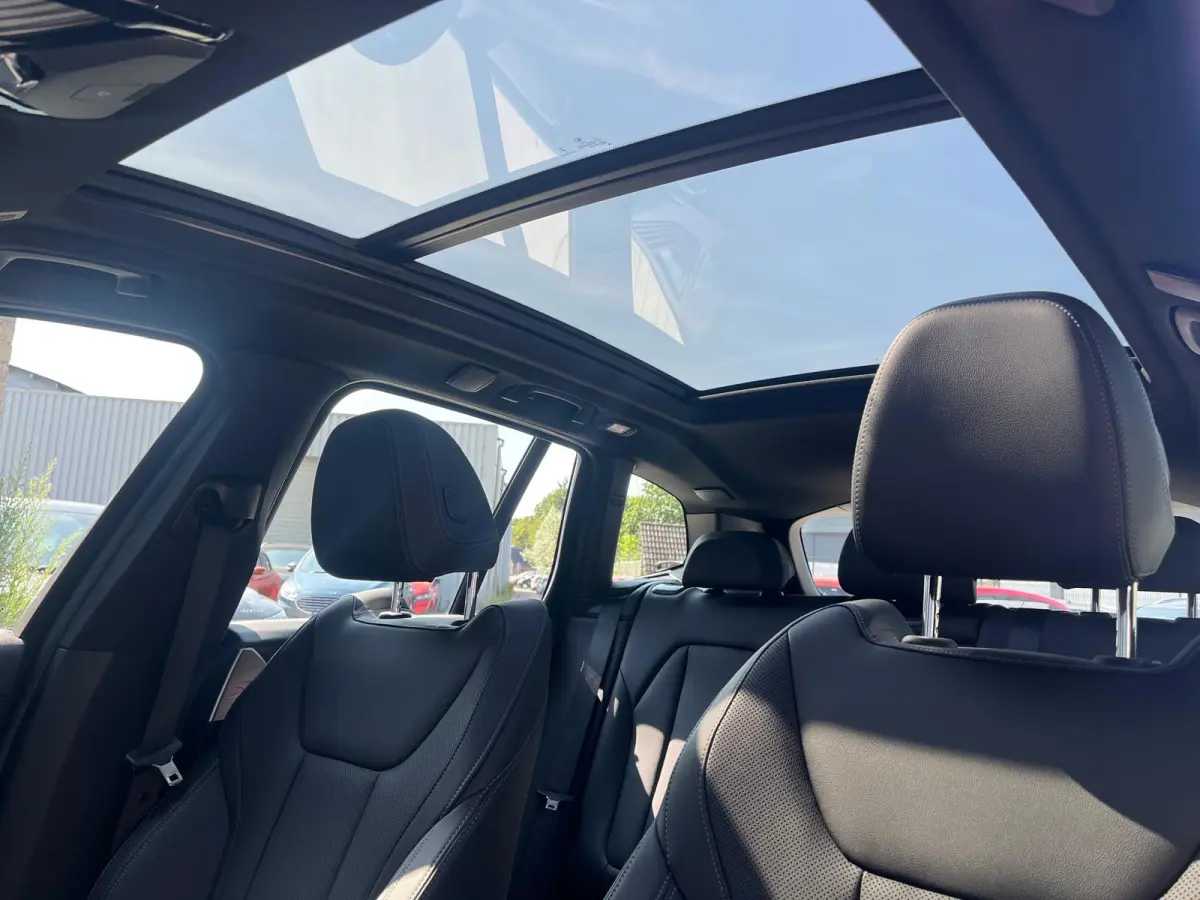 XDrive30e M-Sport | Alarm | Camera | Comfort Access | Lederen Bekleding | Memory | Panoramadak | Stoelverwarming |