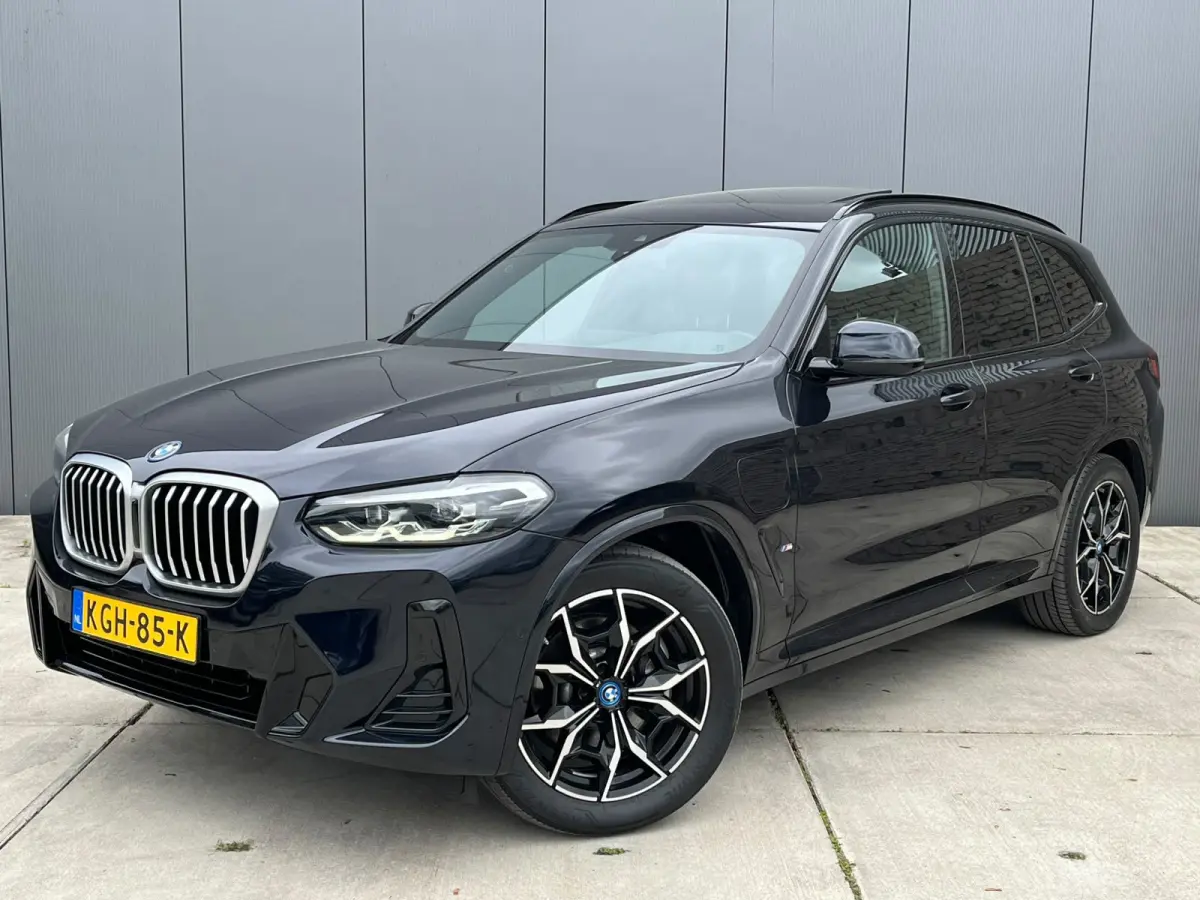 XDrive30e M-Sport | Alarm | Camera | Comfort Access | Lederen Bekleding | Memory | Panoramadak | Stoelverwarming |
