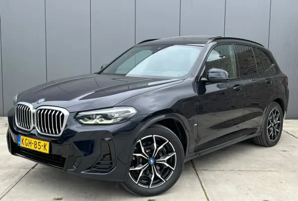 XDrive30e M-Sport | Alarm | Camera | Comfort Access | Lederen Bekleding | Memory | Panoramadak | Stoelverwarming |