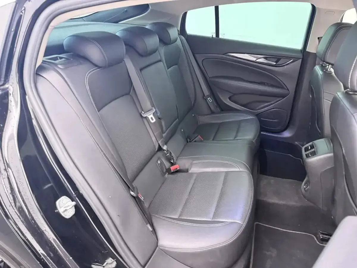 1.5 Turbo Exclusive - Automaat - Leder - Schuifdak - Navi - Org.NL