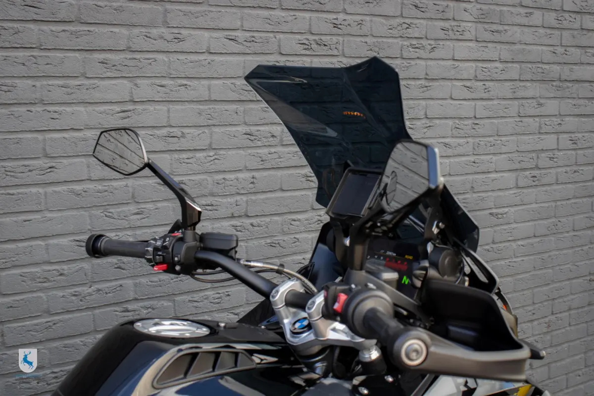Triple Black / Van Harten Design / Akrapovic